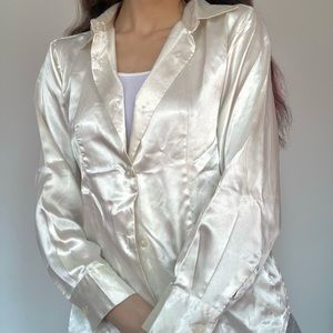 Crème colored vintage silk button up blouse